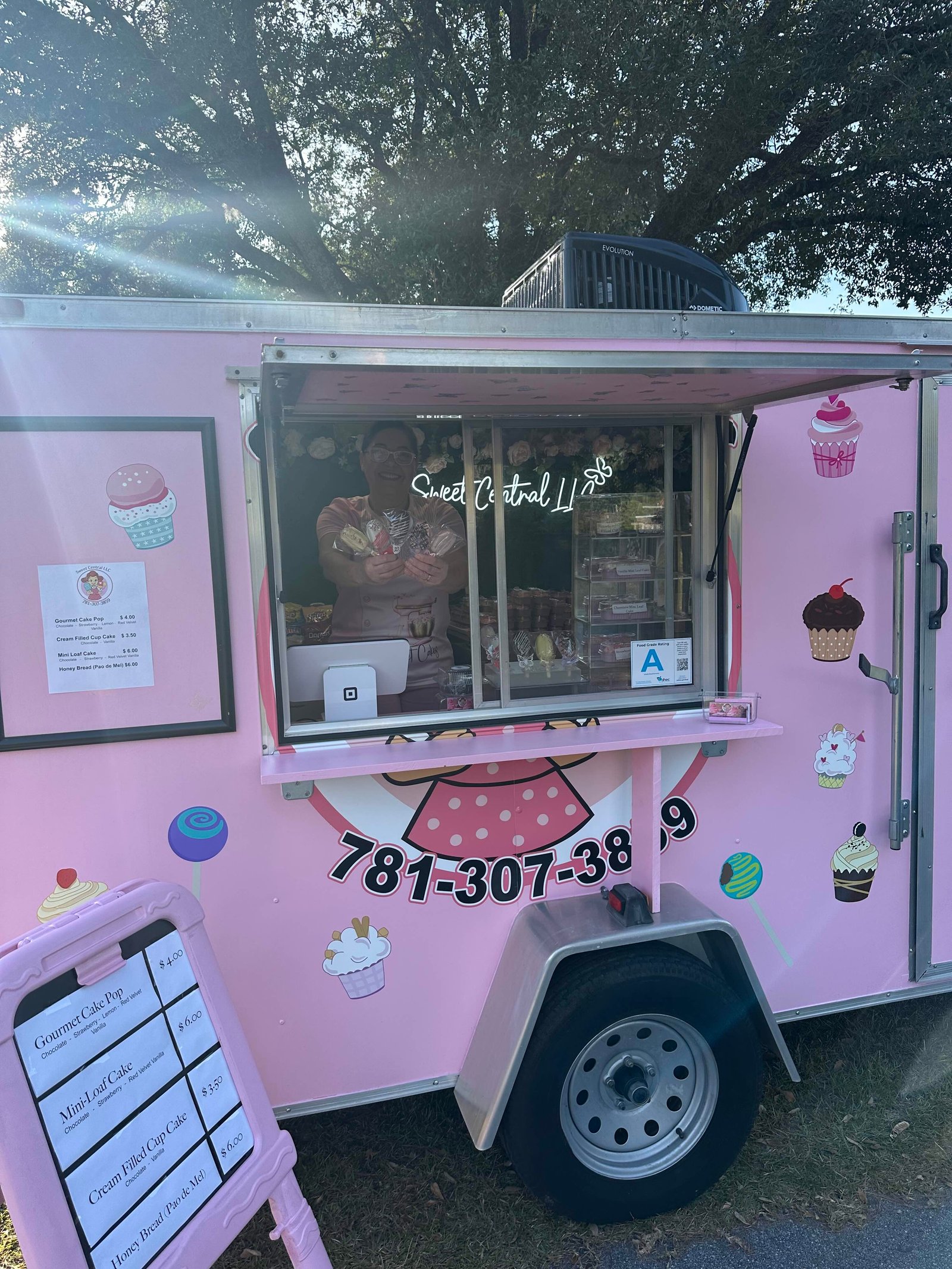 Sweet Central pink food truck